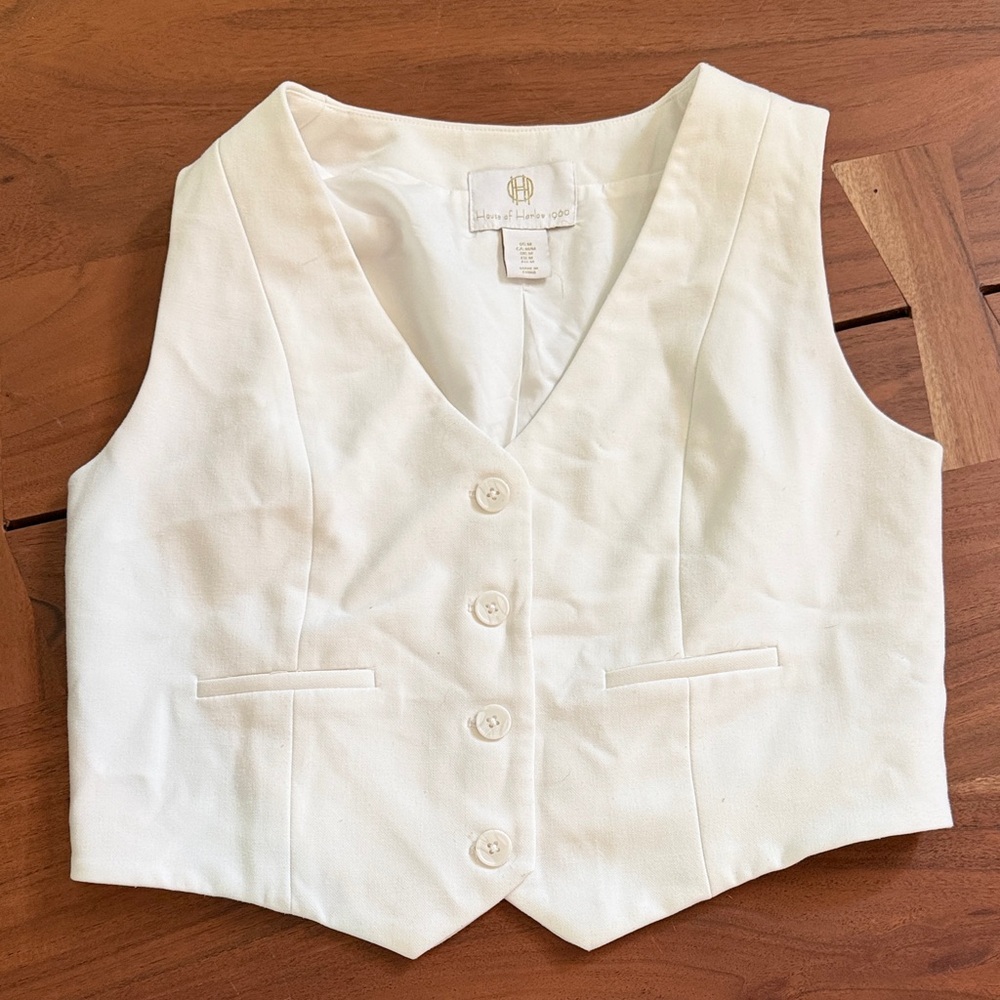 House of Harlow 1960 White V-Neck Button Front Vest